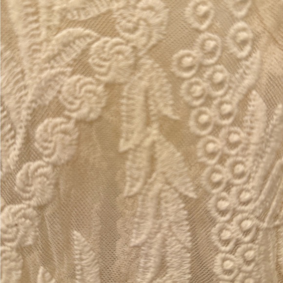 Women’s extra large lace top from Ultra Pink with tags - Picture 3 of 3